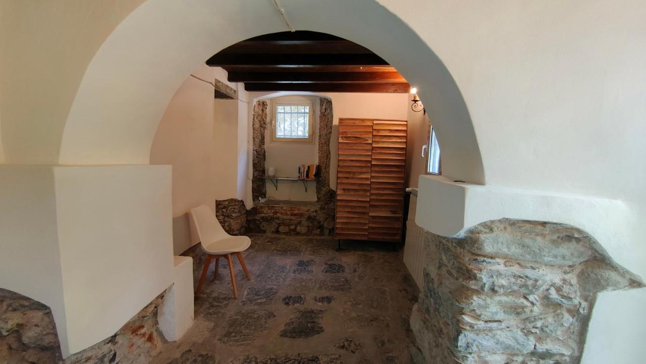 La Casa Delle Pietre Parlanti - Casa In Pietra Ai Piedi Del Parco Delle 5 Terre Bed & Breakfast Biassa Bagian luar foto
