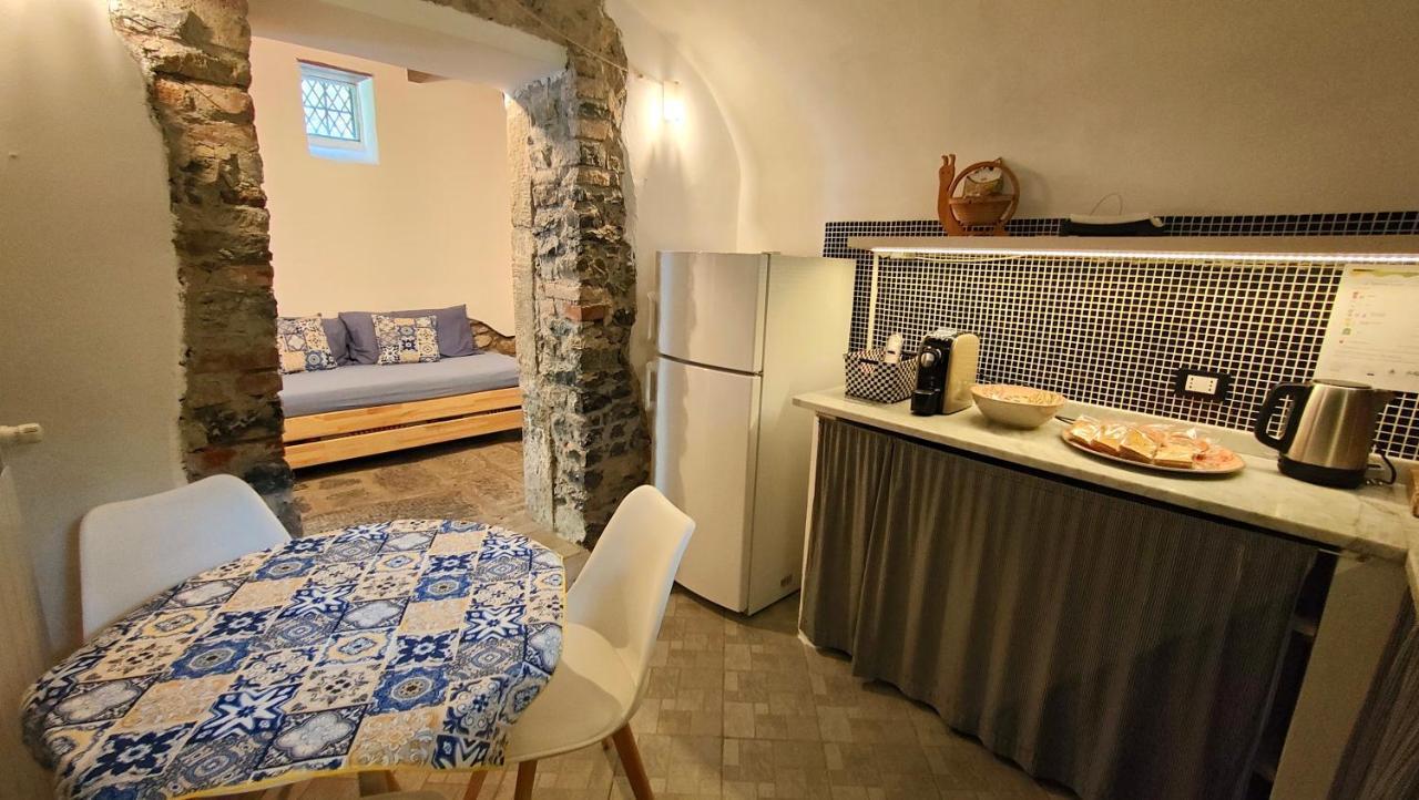 La Casa Delle Pietre Parlanti - Casa In Pietra Ai Piedi Del Parco Delle 5 Terre Bed & Breakfast Biassa Bagian luar foto