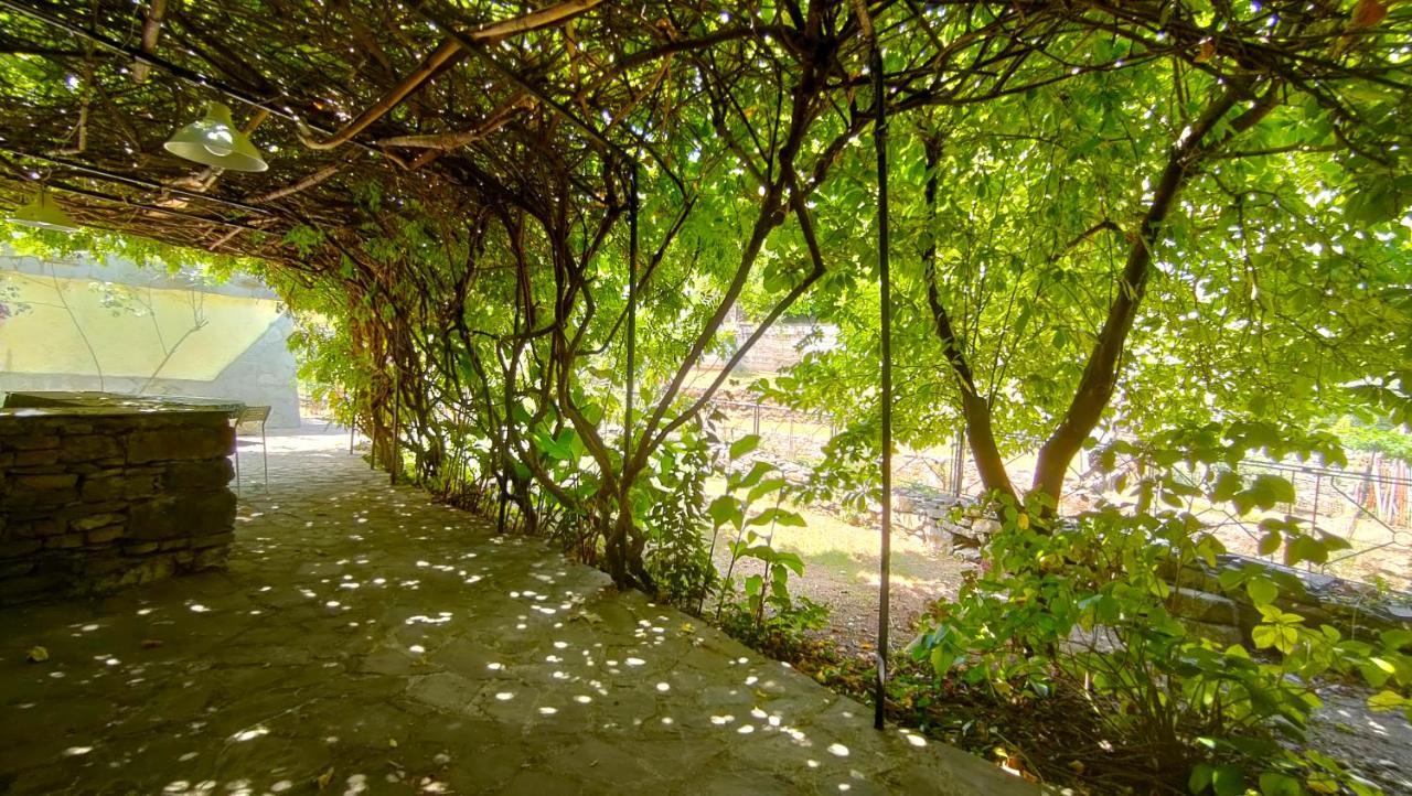 La Casa Delle Pietre Parlanti - Casa In Pietra Ai Piedi Del Parco Delle 5 Terre Bed & Breakfast Biassa Bagian luar foto