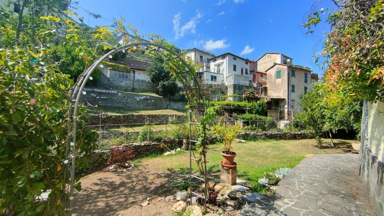 La Casa Delle Pietre Parlanti - Casa In Pietra Ai Piedi Del Parco Delle 5 Terre Bed & Breakfast Biassa Bagian luar foto