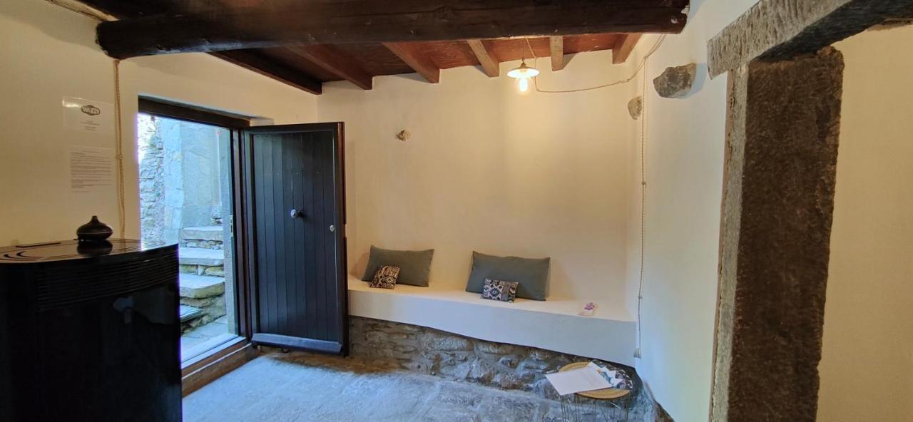 La Casa Delle Pietre Parlanti - Casa In Pietra Ai Piedi Del Parco Delle 5 Terre Bed & Breakfast Biassa Bagian luar foto