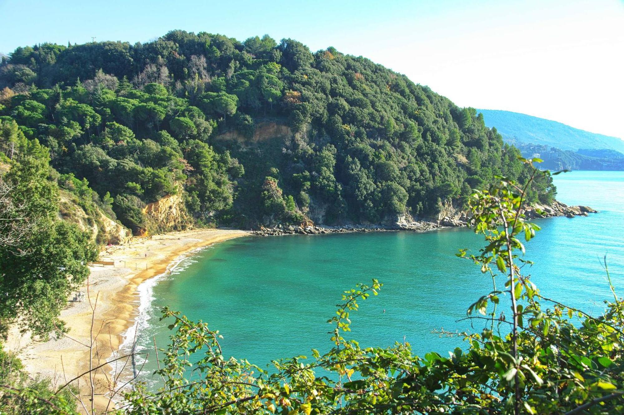 La Casa Delle Pietre Parlanti - Casa In Pietra Ai Piedi Del Parco Delle 5 Terre Bed & Breakfast Biassa Bagian luar foto