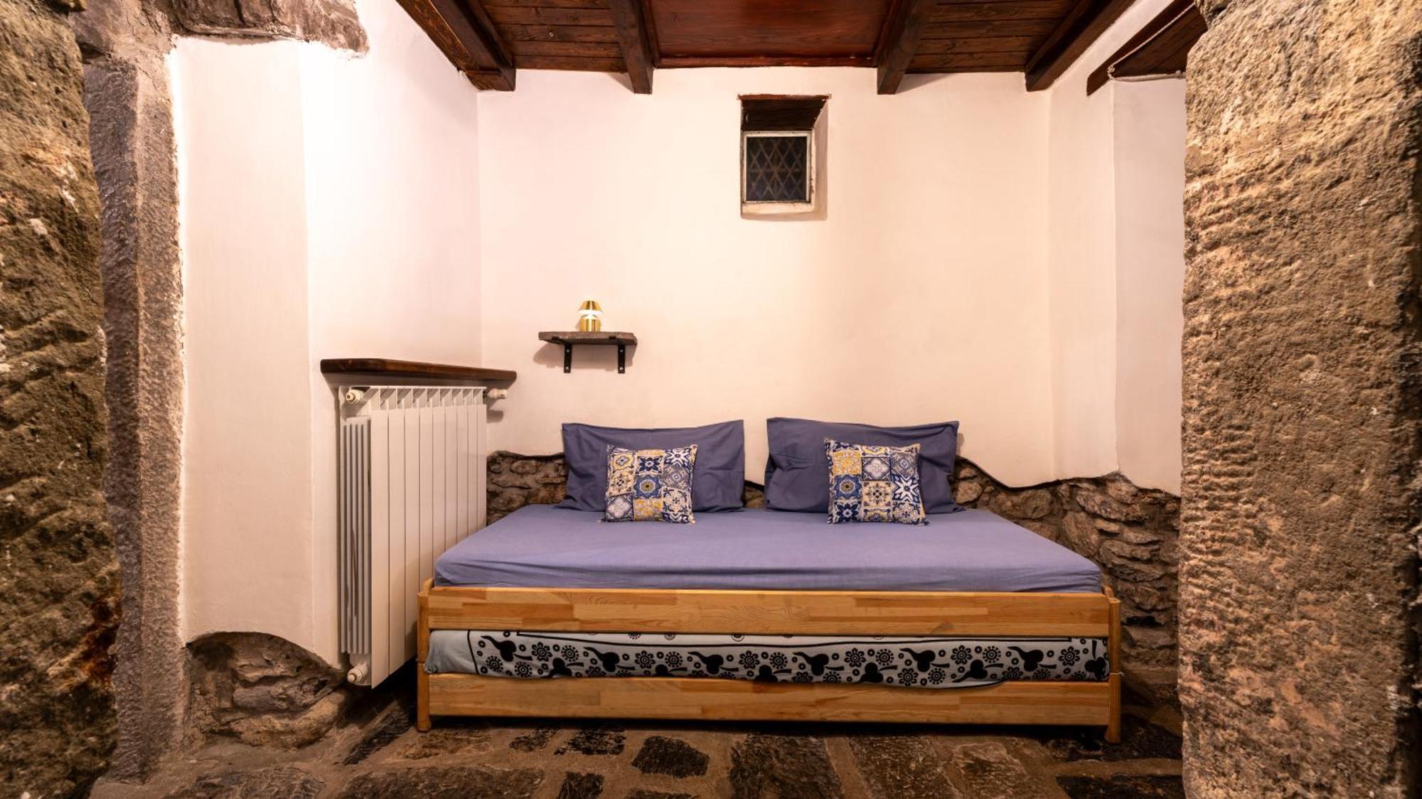 La Casa Delle Pietre Parlanti - Casa In Pietra Ai Piedi Del Parco Delle 5 Terre Bed & Breakfast Biassa Bagian luar foto
