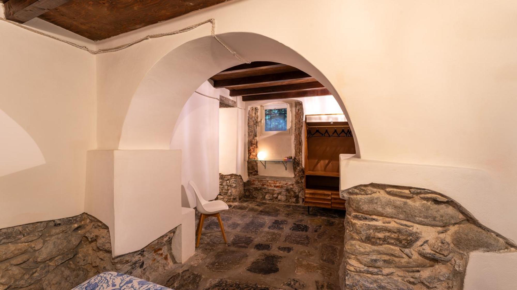 La Casa Delle Pietre Parlanti - Casa In Pietra Ai Piedi Del Parco Delle 5 Terre Bed & Breakfast Biassa Bagian luar foto